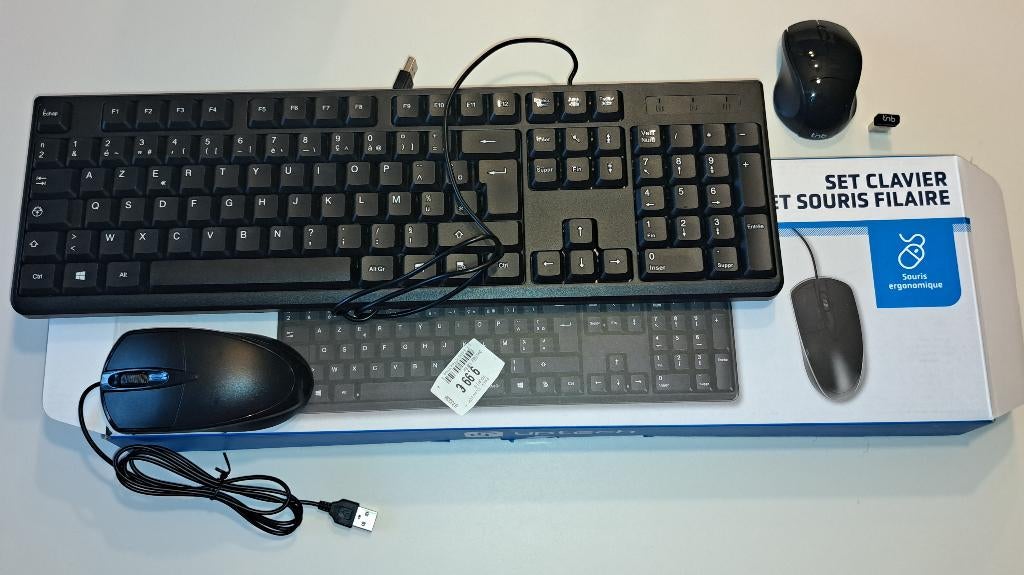Lot clavier + souris avec fil + souris sans fil.Neufs., Informatique & Logiciels, Claviers, Enlèvement, Neuf, Sans fil