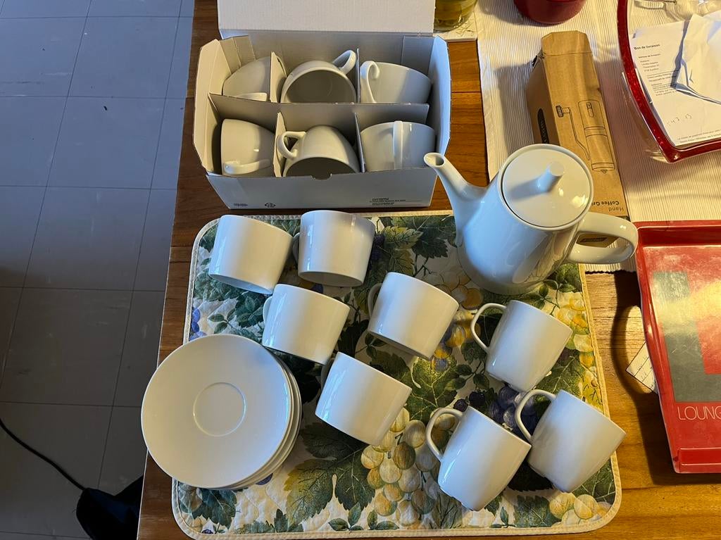 Groot koffieset, Keramiek, Ophalen of Verzenden, Zo goed als nieuw, Overige stijlen