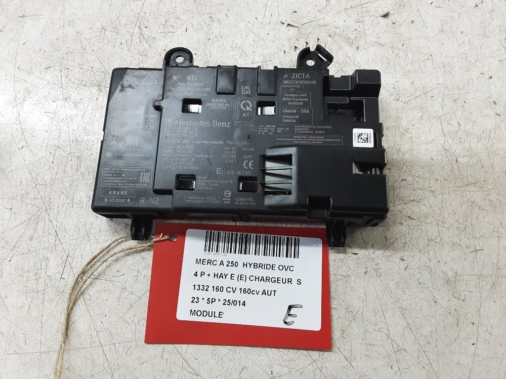 UNITE ELECTRONIQUE Mercedes-Benz A (177.0) (A1779004710), Mercedes-Benz, Mevr. I. Hauben, Utilisé, Rue de l'Espoir 34 34
4030  GRIVEGNÉE, BE