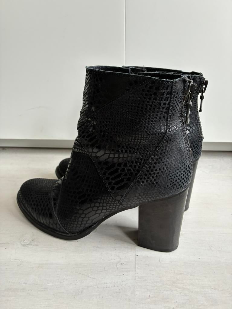 Bottines en cuir pur taille 42, Enlèvement ou Envoi, Comme neuf, Boots et Botinnes, Noir