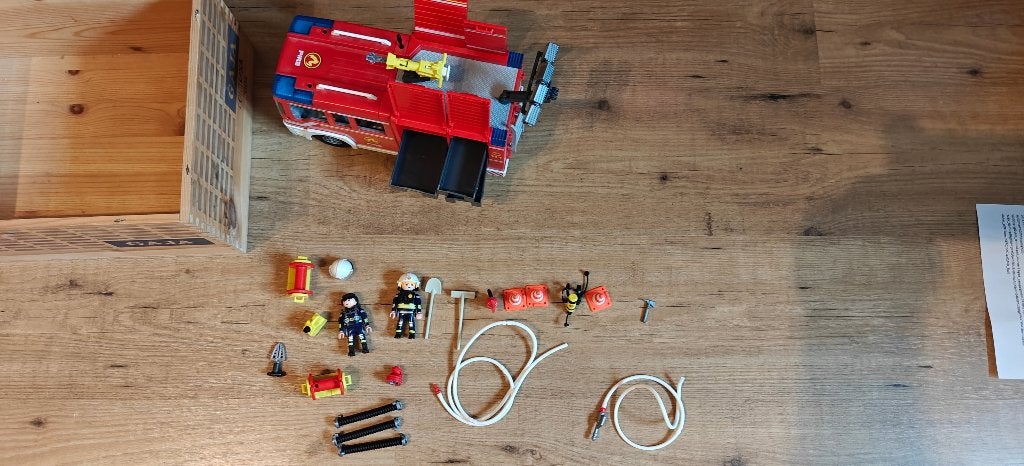 playmobil brandweer : kazerne+helikopter+brandweerwagen, Kinderen en Baby's, Ophalen, Gebouw, Complete set, Zo goed als nieuw