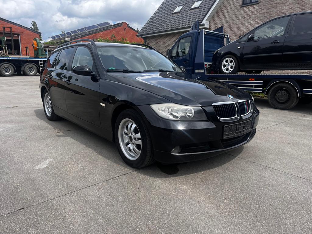 BMW 318I VAN 2007 MET 140DKM PERFECTE STAAT, Auto's, Stof, Zwart, Zwart, Parkeersensor
