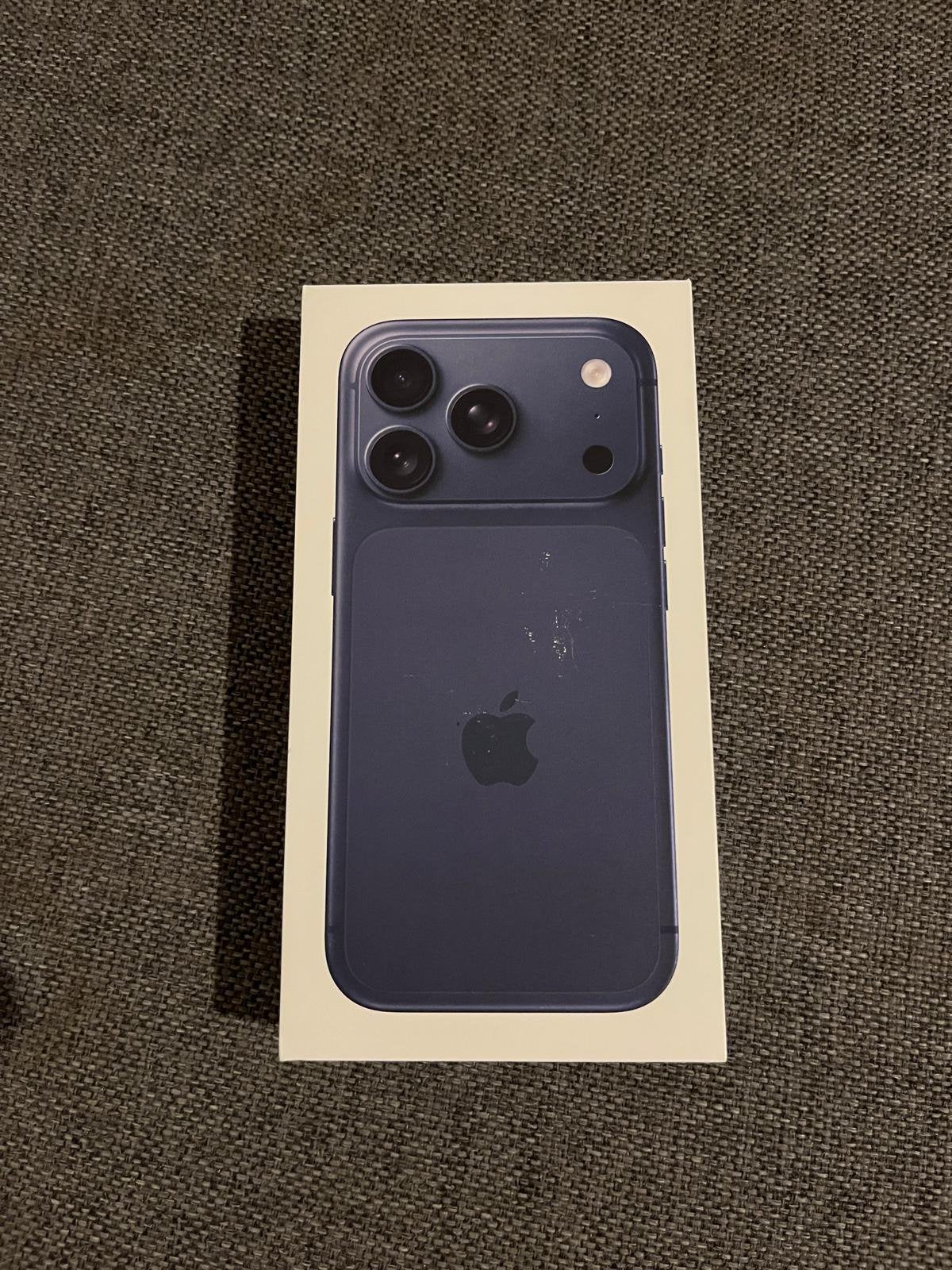 iPhone 17 Pro bleu. Nieuw in doos 1 330,€, Enlèvement ou Envoi, Bleu, 256 GB, IPhone 17 Pro