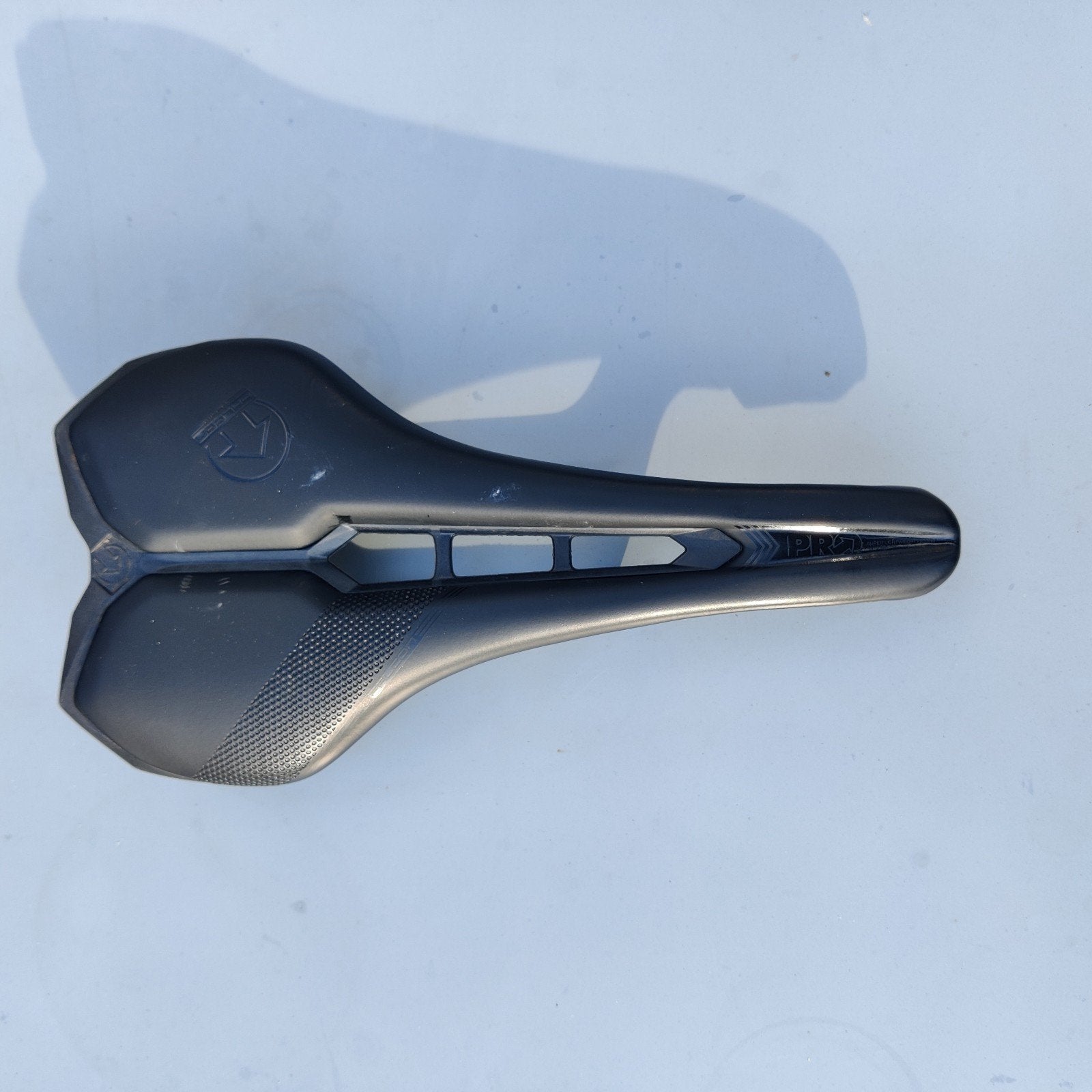 Selle Pro FalconFlow, Envoi, Selle
