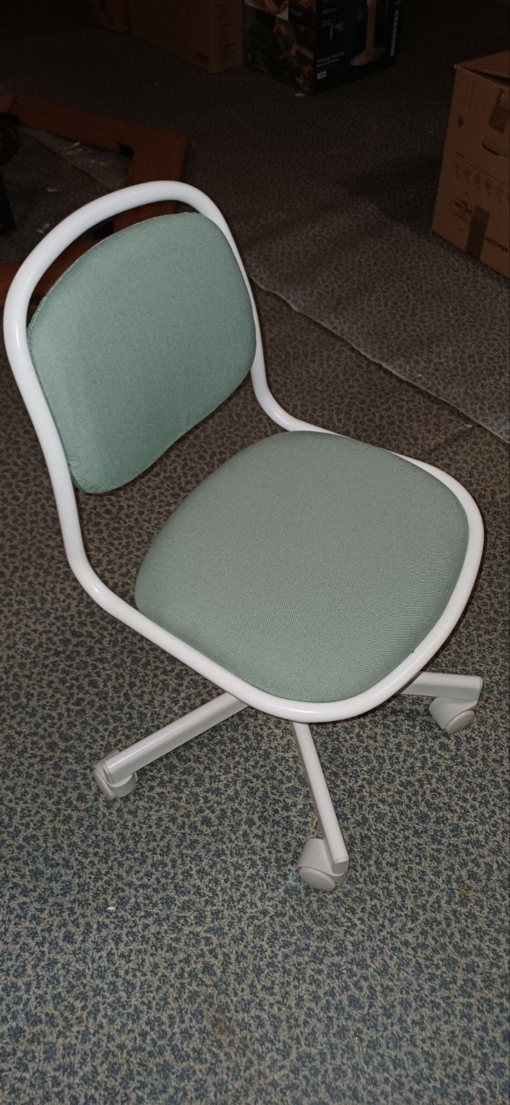 Chaise de bureau enfant jamais utilisé car trop petit, Enlèvement, Chaise de bureau