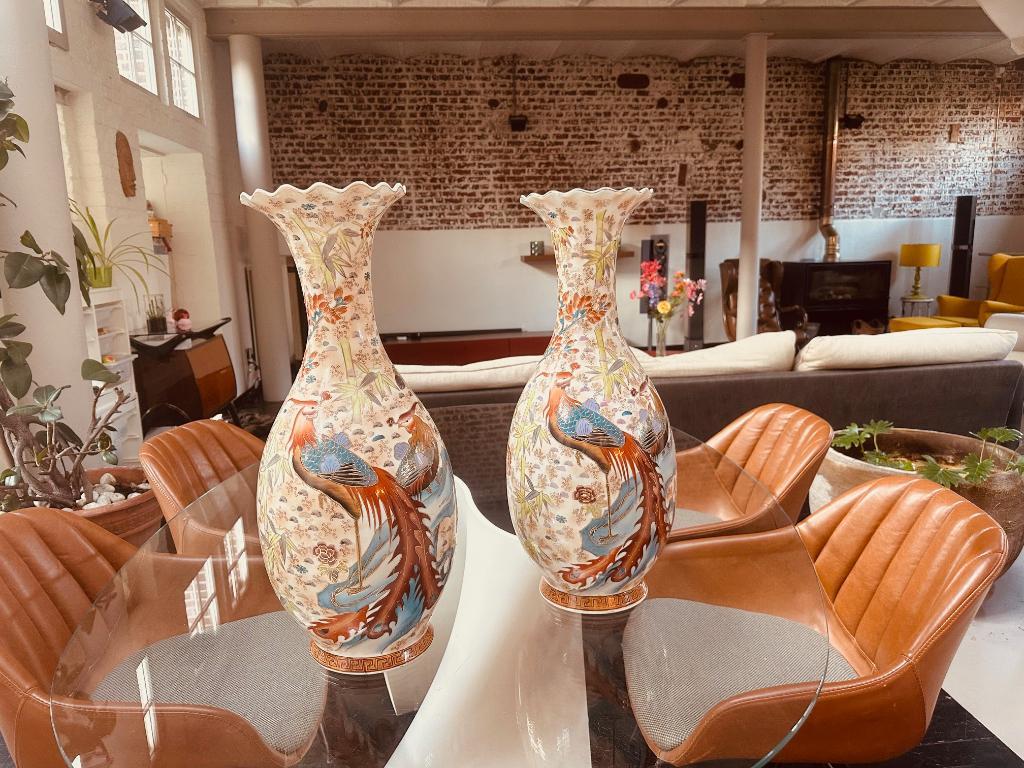 Ensemble de 2 grands vases design avec motif de phénix, Enlèvement