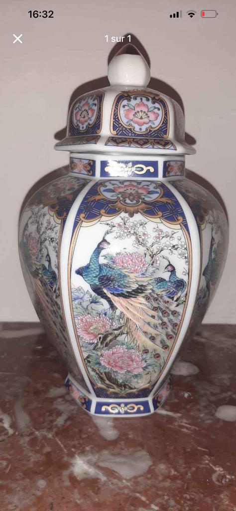 Vase décoratif porcelaine chinois ou japonais, Enlèvement ou Envoi