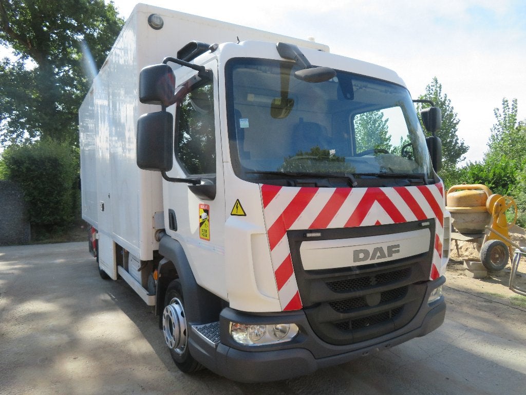 DAF LF180FA - ingericht - 2016 - €6, Auto's, Vrachtwagens, Multifunctioneel stuurwiel, Bedrijf, 2 deurs, Te koop