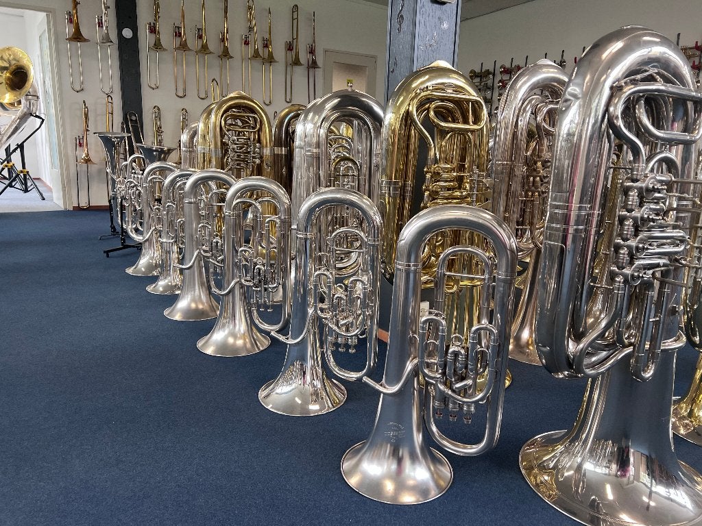 Wij hebben verschillende euphoniums baritons op voorraad, Ophalen, Gebruikt, Euphonium of Tenortuba, Met koffer of draagtas