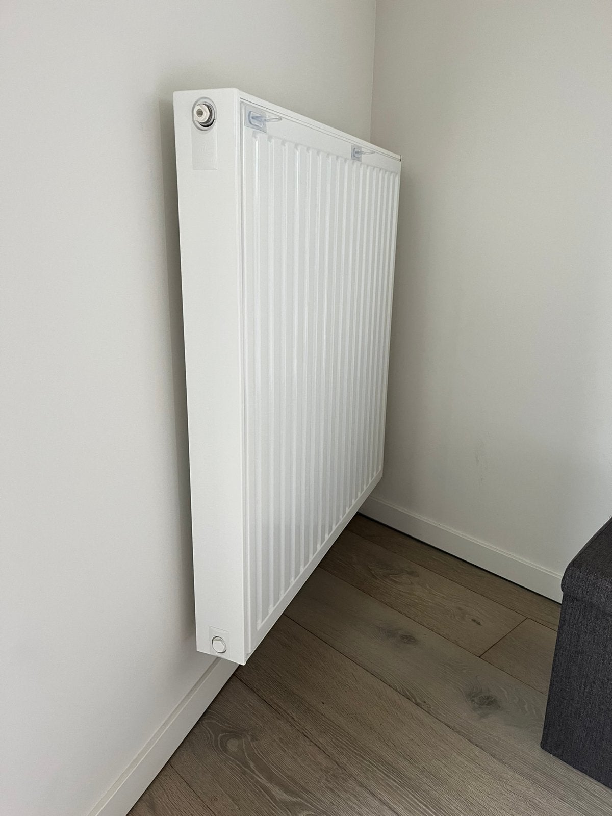 Radson radiator 900 x 900 22 met thermostatische kraan, Ophalen, Zo goed als nieuw, Radiator