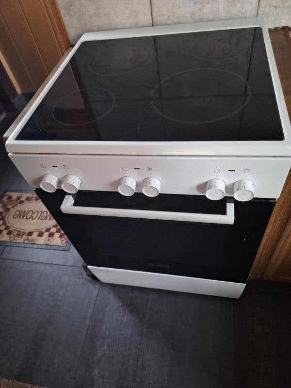 bosch kookvuur met oven, Ophalen, Zo goed als nieuw, Vrijstaand, 4 kookzones