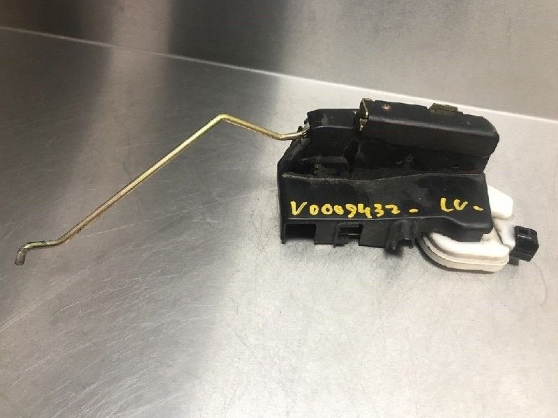 BARRE DE SERRURE DE PORTE AVANT GAUCHE Mitsubishi (|PAJERO|), Utilisé, Mitsubishi