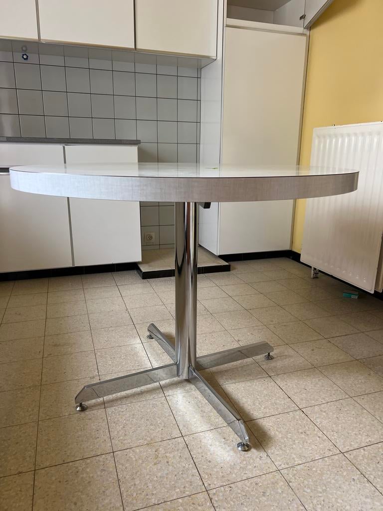 Ronde eettafel met metalen voet - vintage, Ophalen