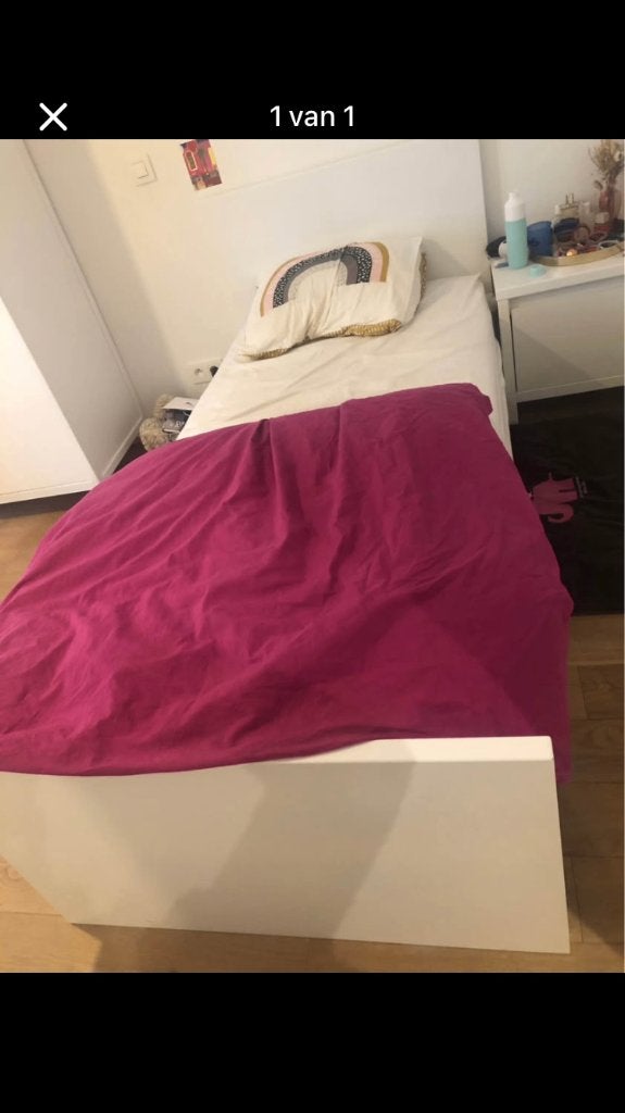 Bed + lattenbodem en nachtkastje, Ophalen, Gebruikt