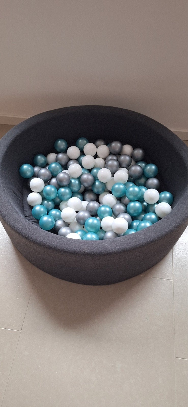 Ballenbad met meer dan 100 ballen, Ophalen