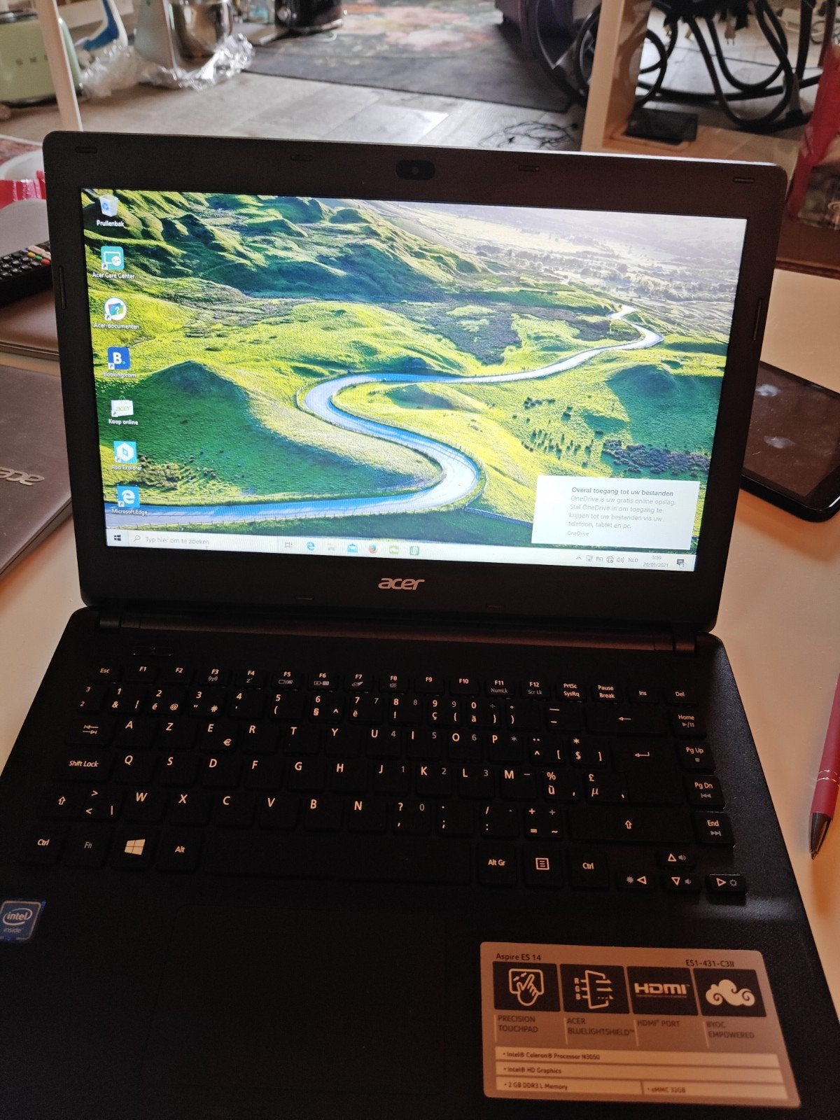 Acer laptop zonder batterij werkt enkel met lader, Computers en Software, Windows Laptops, Ophalen, ACER, Minder dan 4 GB, 15 inch