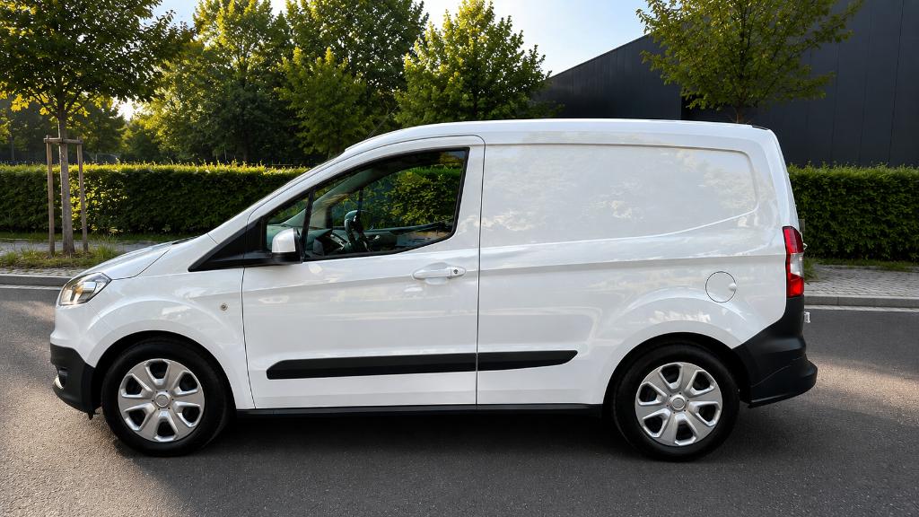 Ford Courier 2015 - 1.5 diesel, Stof, Zwart, Wit, Particulier
