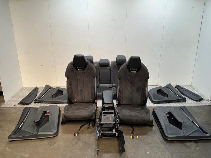 Kit revêtement (complet) d'un Skoda Enyaq IV (Enyaq 21-), Autos : Pièces & Accessoires, Utilisé, Skoda, -, -