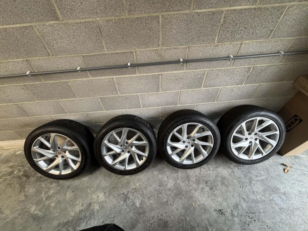 Jantes Cupra avec pneus été DUNLOP neufs 245/45ZR 18 (100Y), Ophalen, 18 inch, Banden en Velgen, Personenwagen