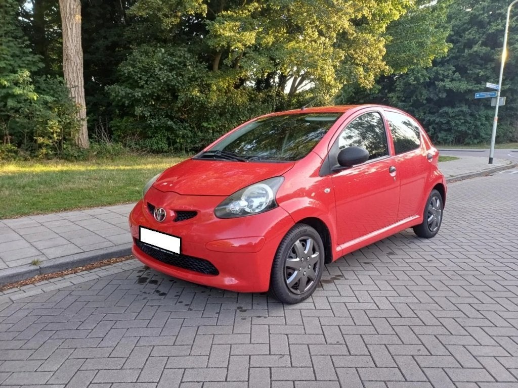 Toyota Aygo en excellent état, Autos, Rouge, Achat, 998 cm³, Boîte manuelle