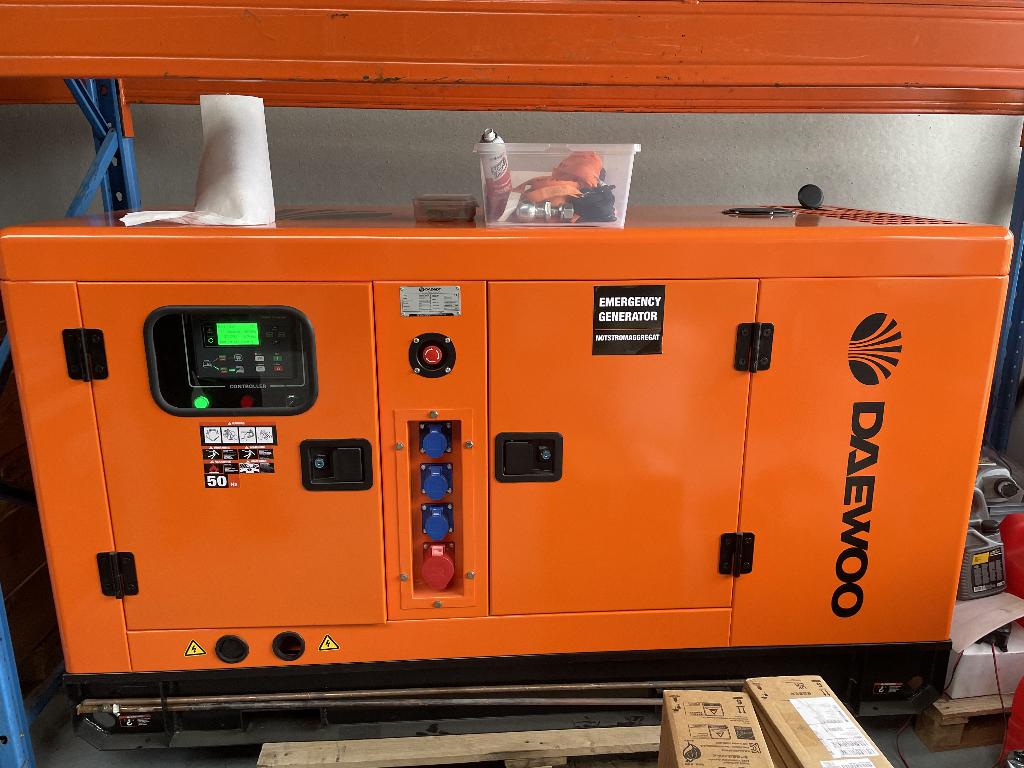 Generator 35kva te huur, Doe-het-zelf en Bouw, Ophalen, Elektrisch startend, Dieselolie, Zo goed als nieuw