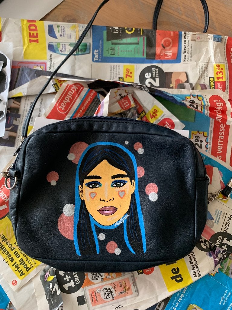 Vintage leather bag with a unique design, Overige merken, Blauw, Ophalen of Verzenden, Zo goed als nieuw
