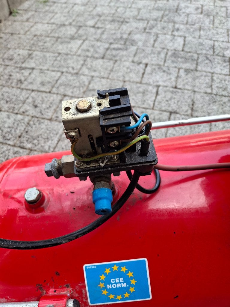 Compresseur, Bricolage & Construction, 25 à 100 litres, Enlèvement, Utilisé, Moins de 200 litres/min