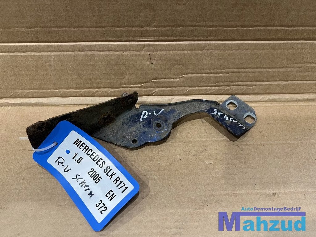 MERCEDES SLK R171 Rechts voor scherm steun 2005-2011, Mercedes-Benz AG, Mercedes-Benz, Utilisé, Mercedesstrasse 120
70372  Stuttgart, DE