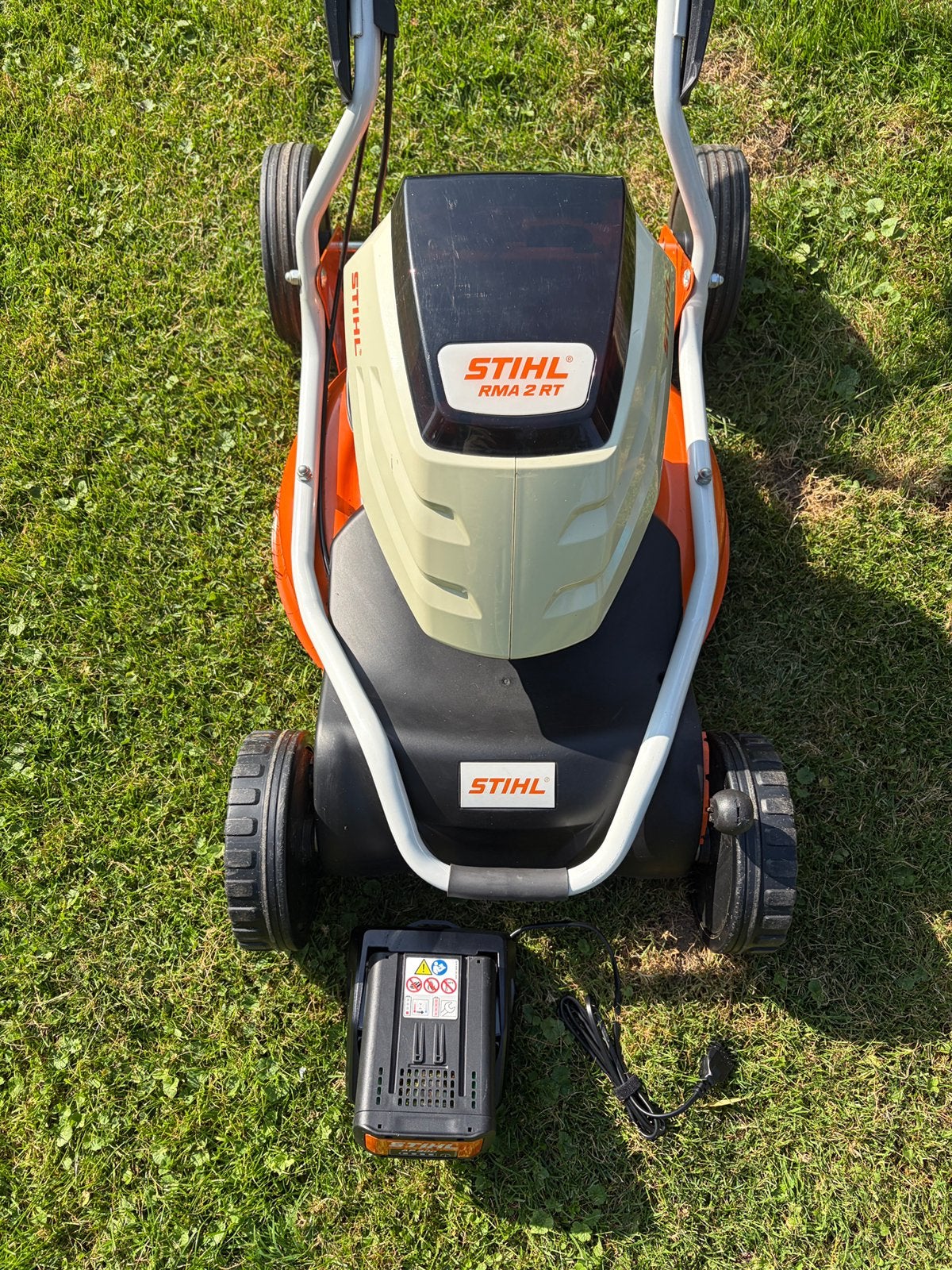 Stihl RM 2 RT accu mulch grasmaaier met AP300 bat en lader, Ophalen, Cirkelmaaier, Accu-grasmaaier, Mulchfunctie
