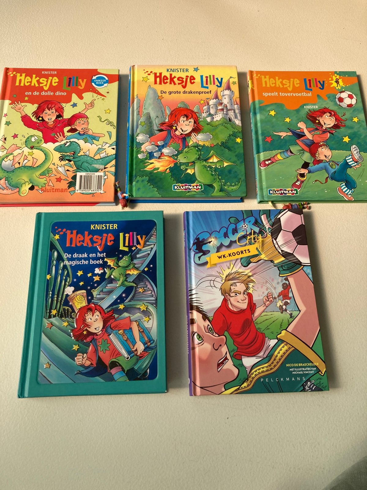 Boekjes heksje Lilly, Boeken, Ophalen of Verzenden, Zo goed als nieuw