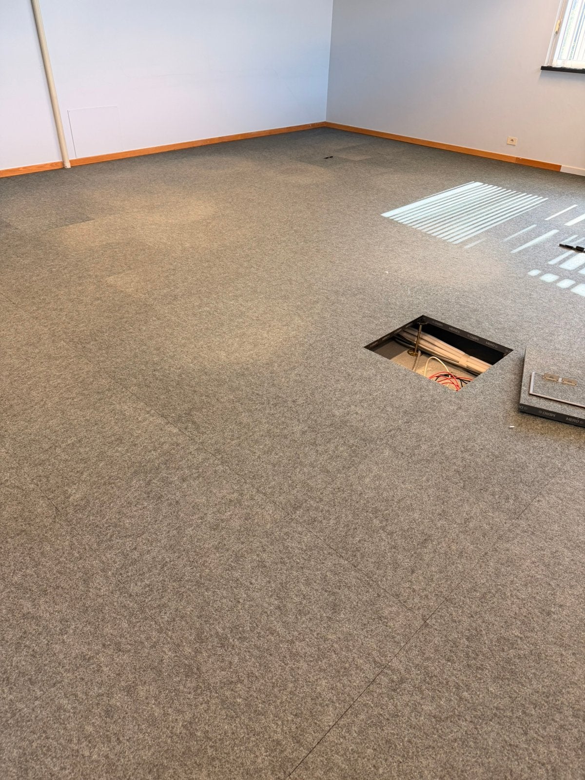 Mero kantoortegels 60x60cm, Ophalen, Gebruikt, 75 m² of meer, Tapijttegels