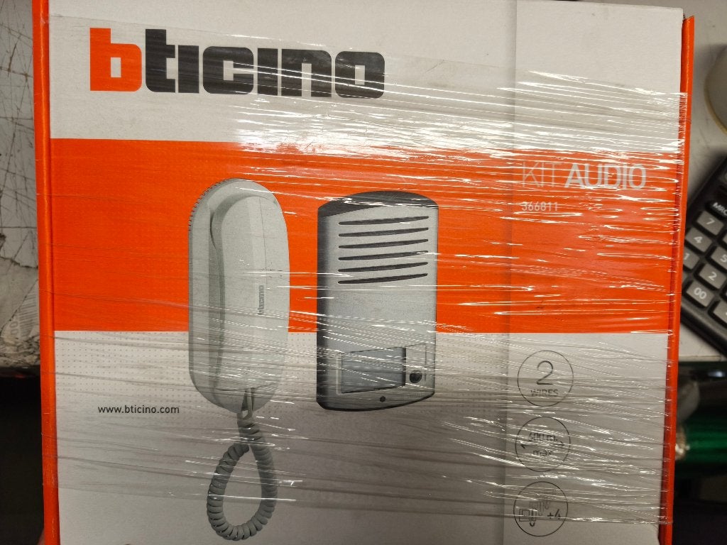 door bell audio kit BTICINO, Maison & Meubles, Accessoires pour la Maison | Autre, Comme neuf, Plastique, Blanc, Enlèvement ou Envoi