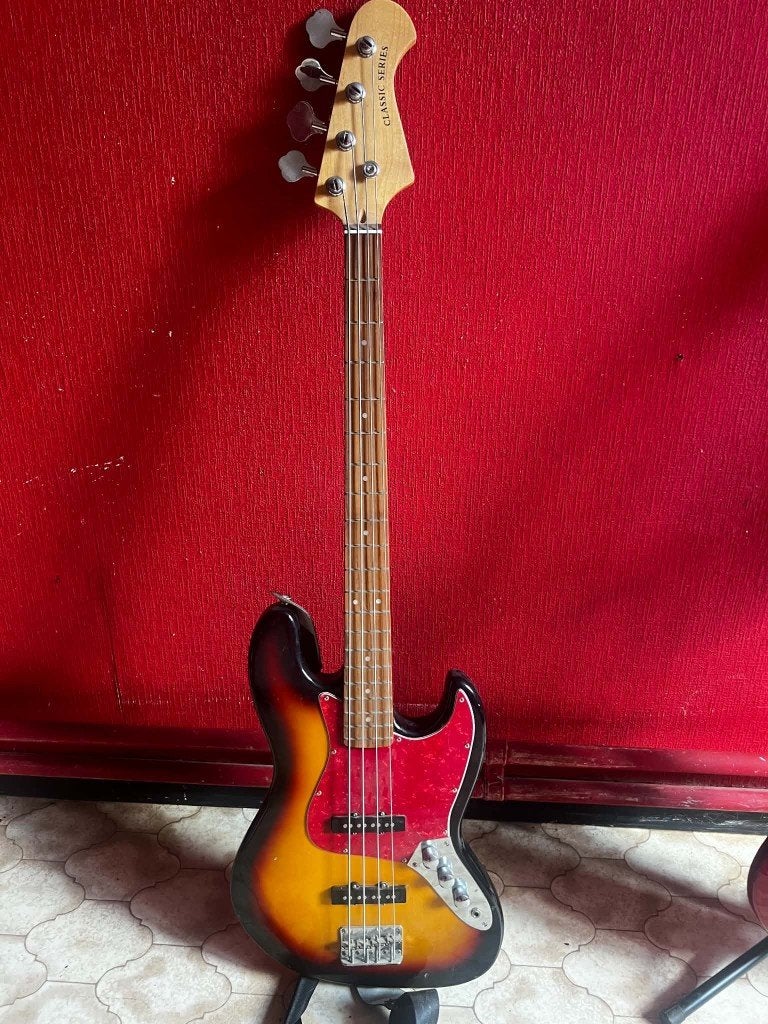 bas gitaar, Musique & Instruments, Instruments à corde | Guitares | Basses, Enlèvement, Comme neuf, Électrique, 5 cordes