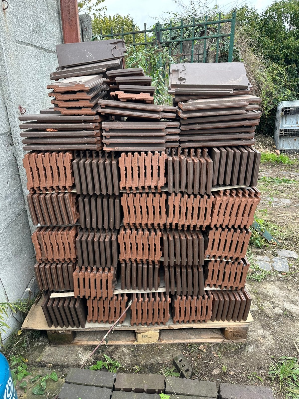Koramic Vauban dakpannen Bruin– 400 st. nieuw + 11 gevelpan, Doe-het-zelf en Bouw, Ophalen, Steen of Klei, Koramic, Nieuw