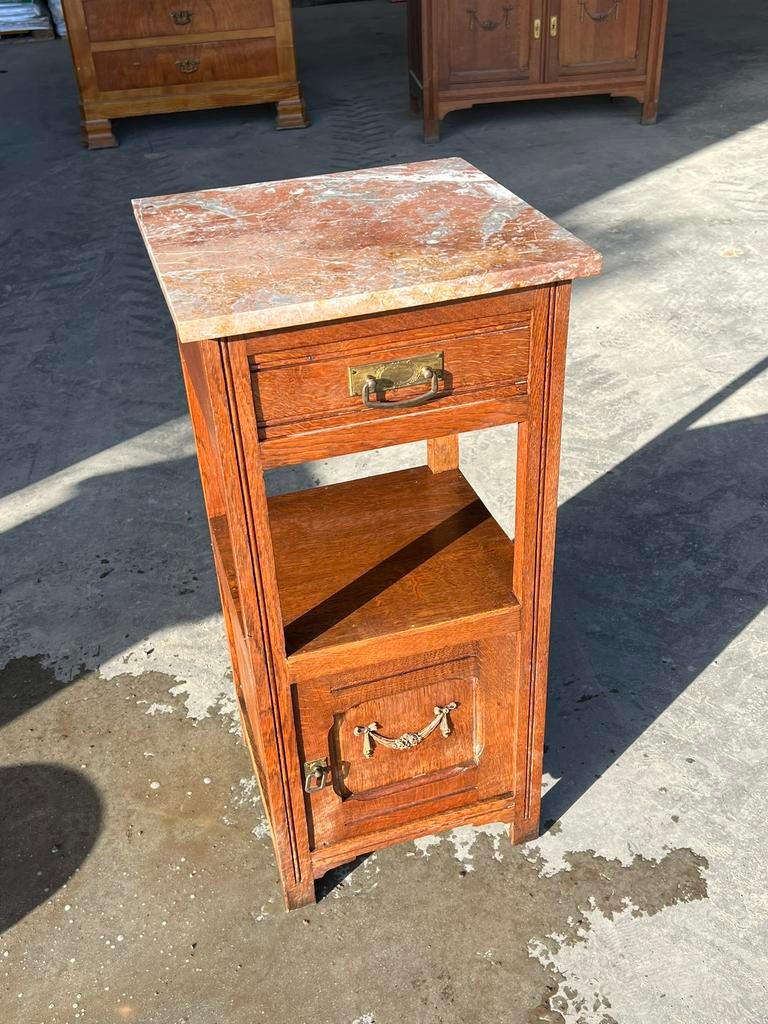 Petit meuble d’appoint ancien avec plateau en marbre, Antiek en Kunst, Antiek | Meubels | Kasten, Ophalen