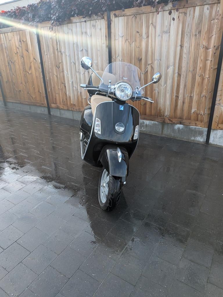 Vespa GTS 125cc 2010, Fietsen en Brommers, Ophalen, Vespa