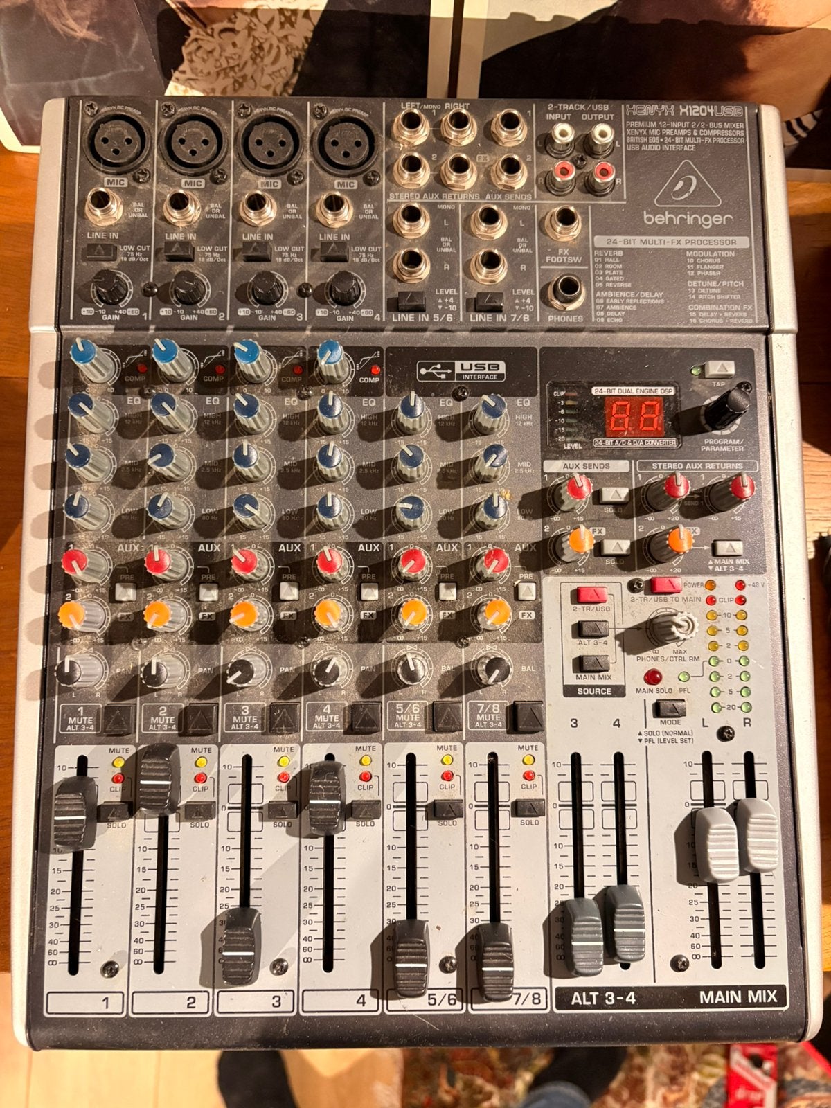 Behringer Xenyx1204USB, Muziek en Instrumenten, Ophalen of Verzenden, Gebruikt, 5 tot 10 kanalen, Microfooningang