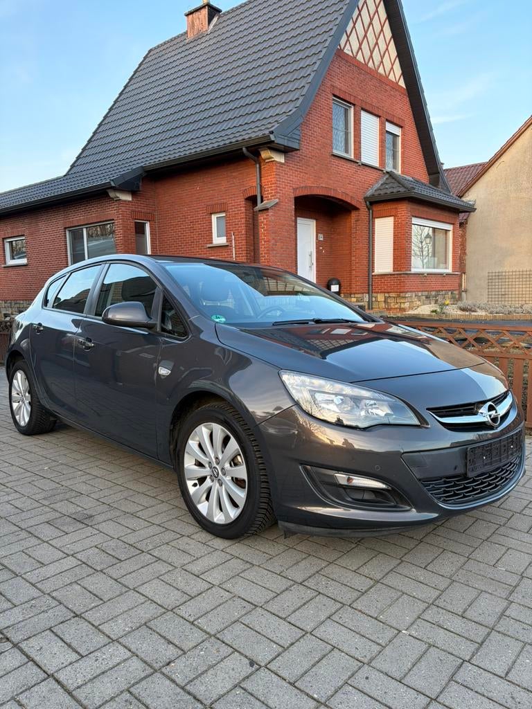 Opel Astra 1.4 benzine euro 5 voor en achter sensoren, Auto's, Euro 5, Bedrijf, Handgeschakeld, 5 deurs