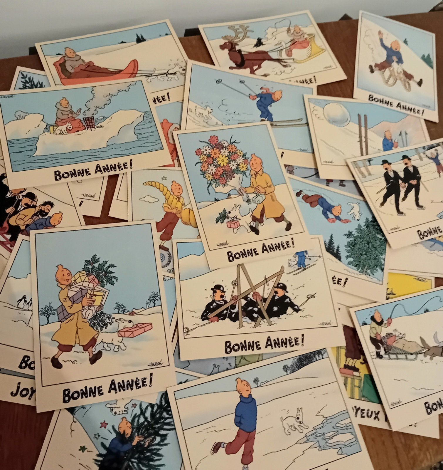 Tintin rare lot comple 25 cartes dite neige réédition 1942, Collections, Personnages de BD, Envoi