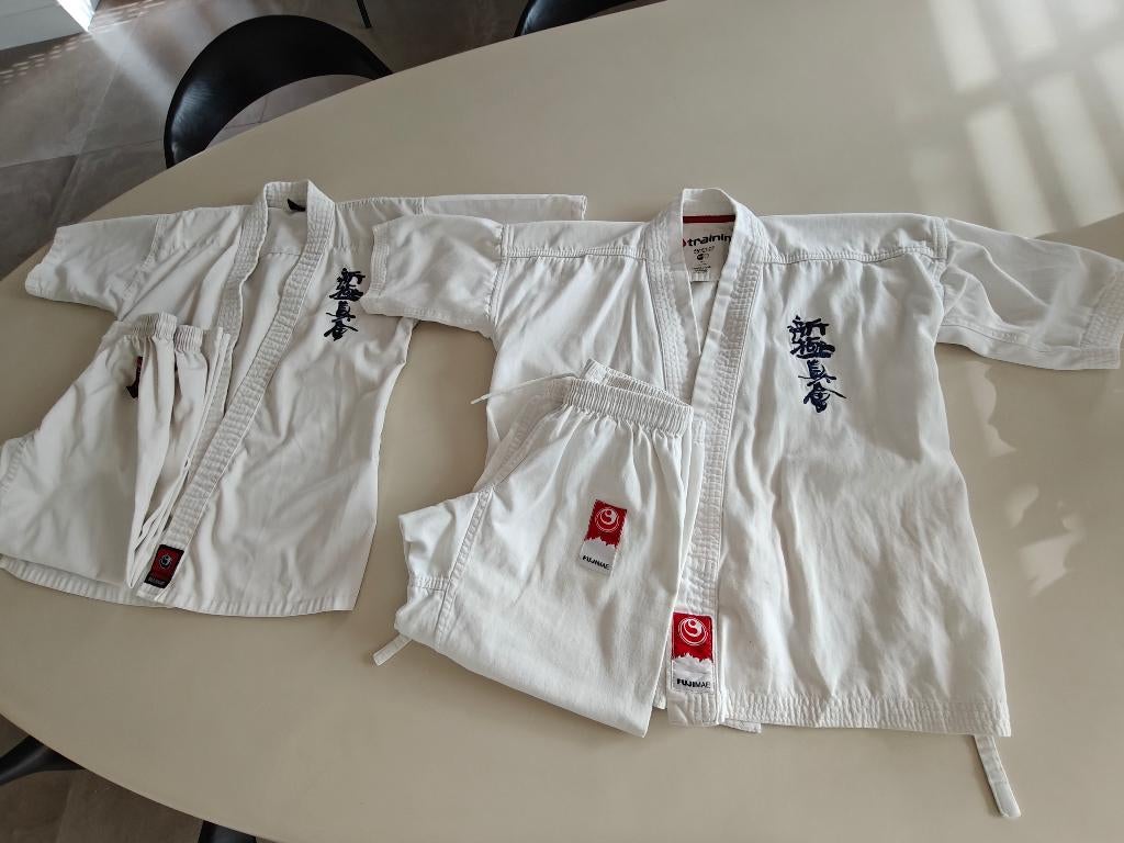 2 Karatepakken voor kinderen, Sport en Fitness, Vechtsporten en Zelfverdediging, Ophalen, Gebruikt, Vechtsportpak, Karate