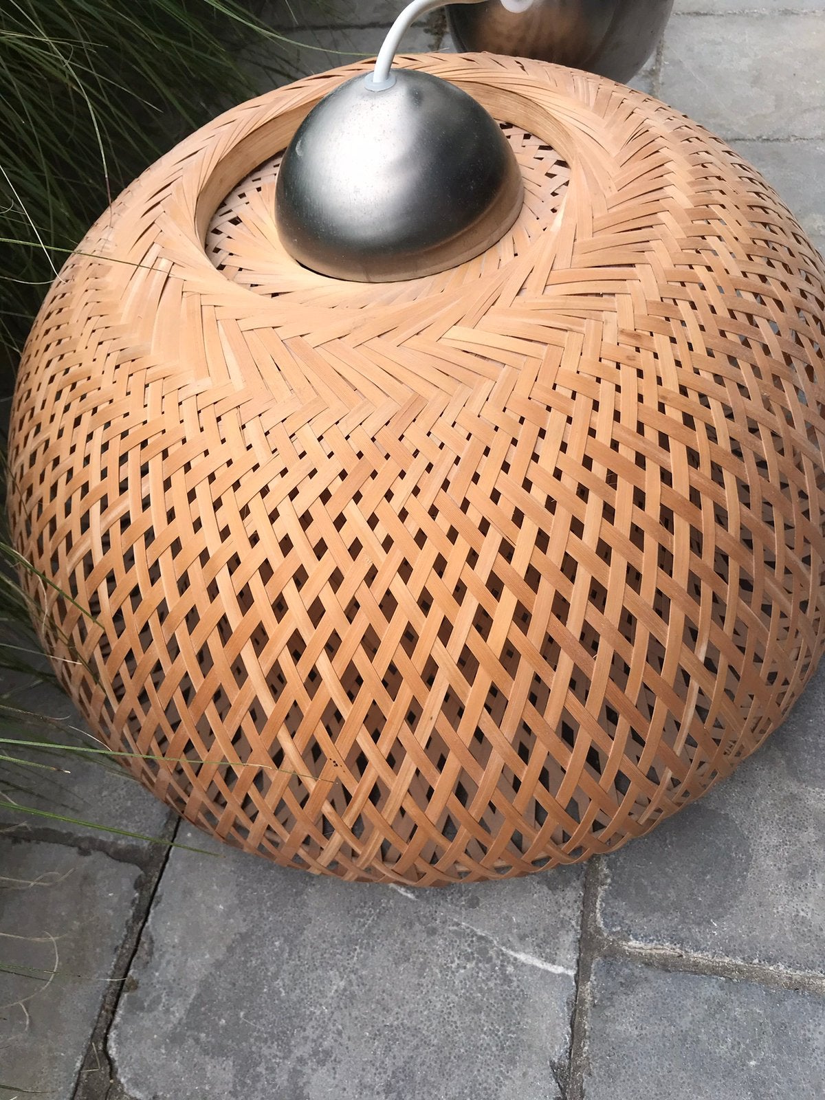 Lampe géante en rotin diamètre 46 cm, Maison & Meubles, Enlèvement, Comme neuf, Bois