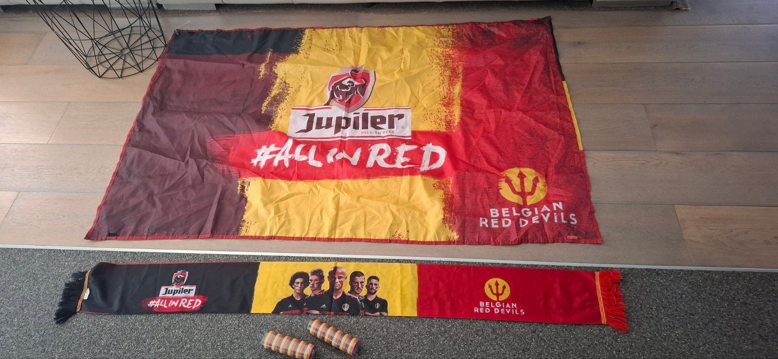 Vlag, sjaal en slingers Rode Duivels alles 10€, Ophalen of Verzenden