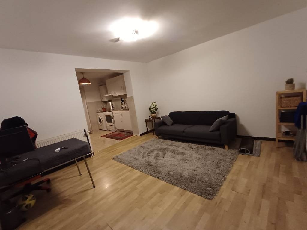 TE HUUR — Tuinappartement met 1 slaapkamer — Evere - Ongeme