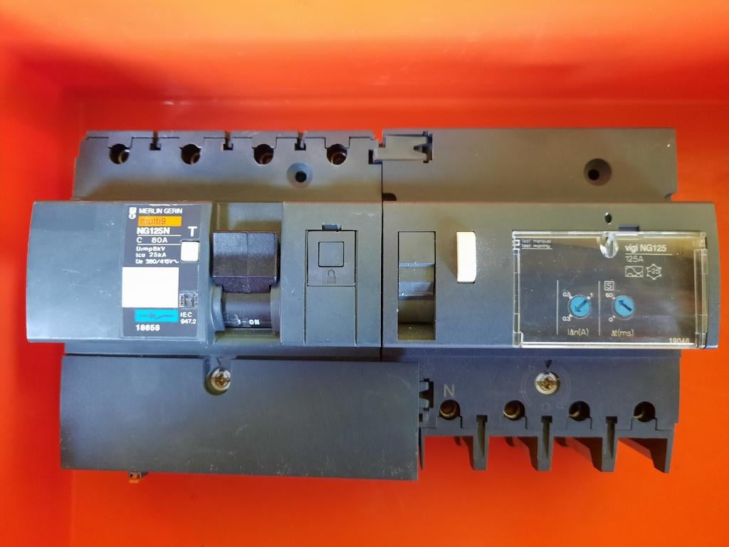 Differentieel automaat Merlin Gerin  NG125N, Ophalen