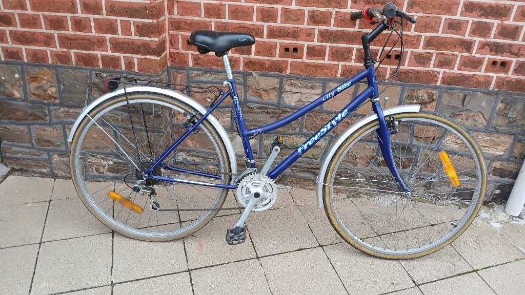 velo femme (vintage ,28p.21 v.tout ok  liege a discuter, Accès (extra) bas, Autres marques, Frein sur jante, Moins de 47 cm