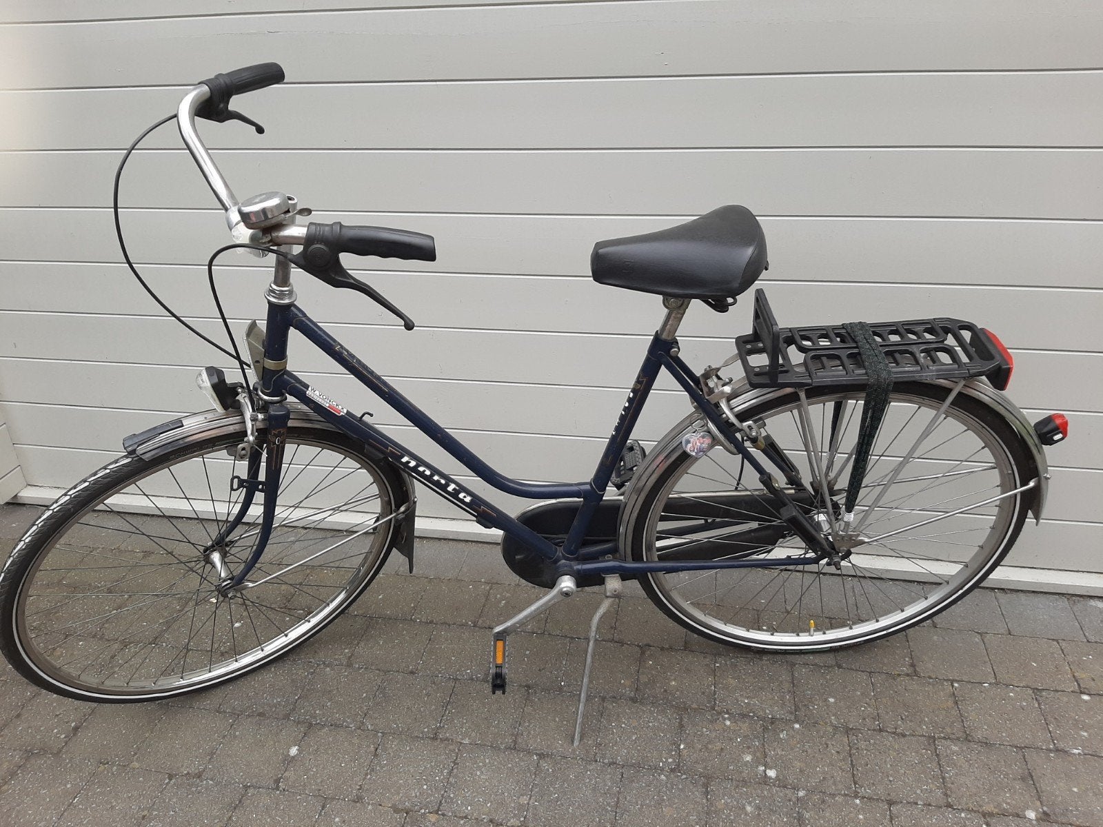 Damesfiets, Ophalen