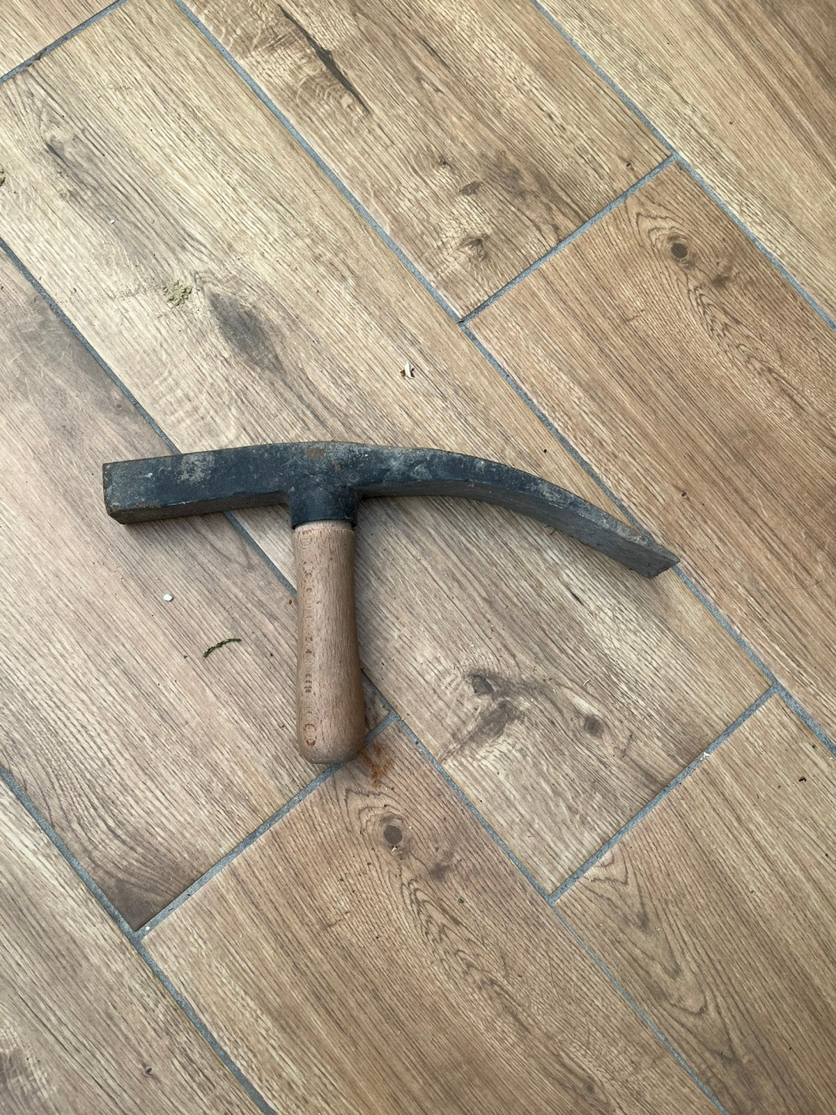 Stratenmakers hamer met houten ronde steel, Antiek en Kunst, Ophalen