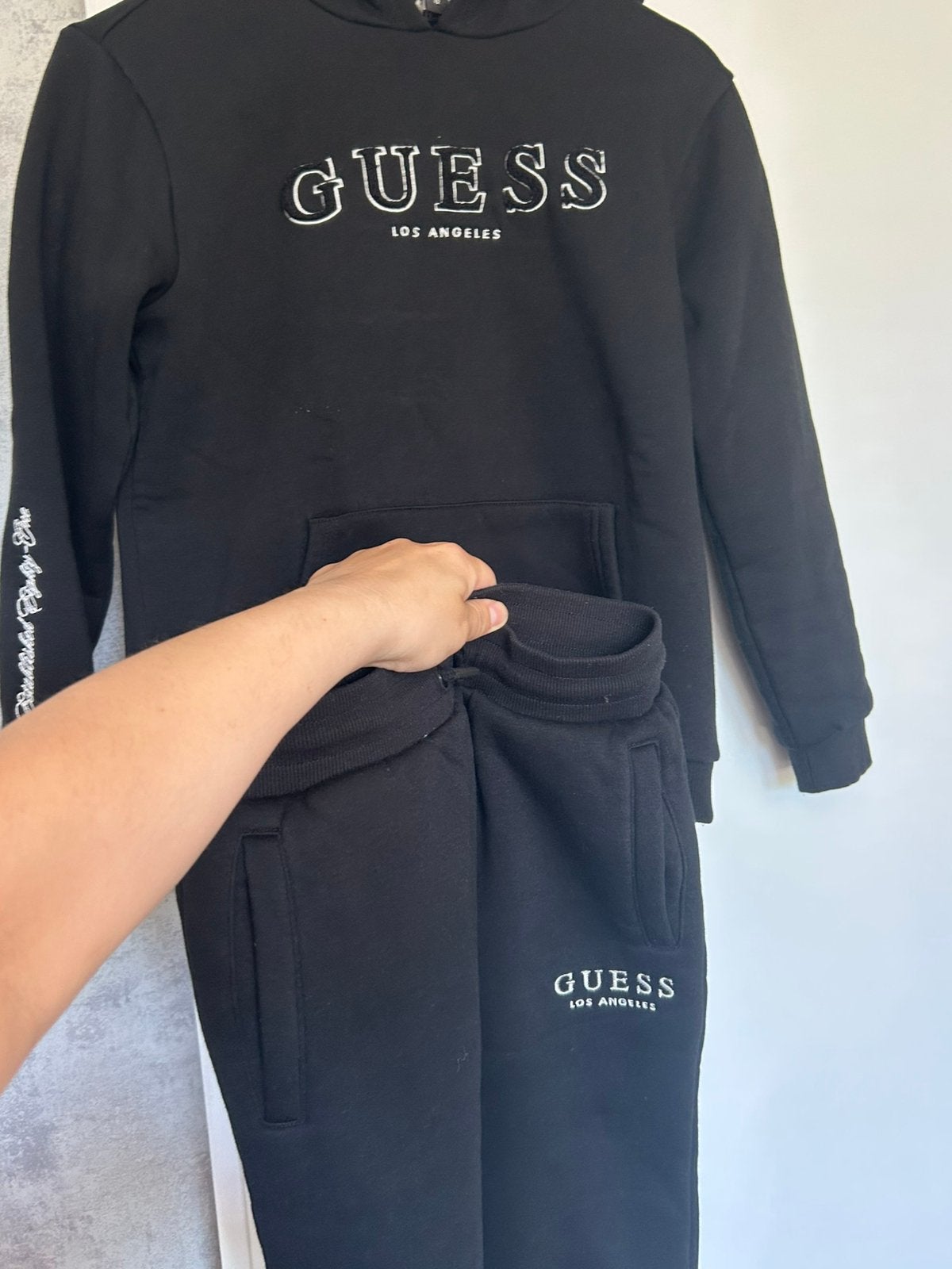 Jongen sportset -Guess 12 jaar, Vêtements | Hommes, T-shirts, Enlèvement, Porté