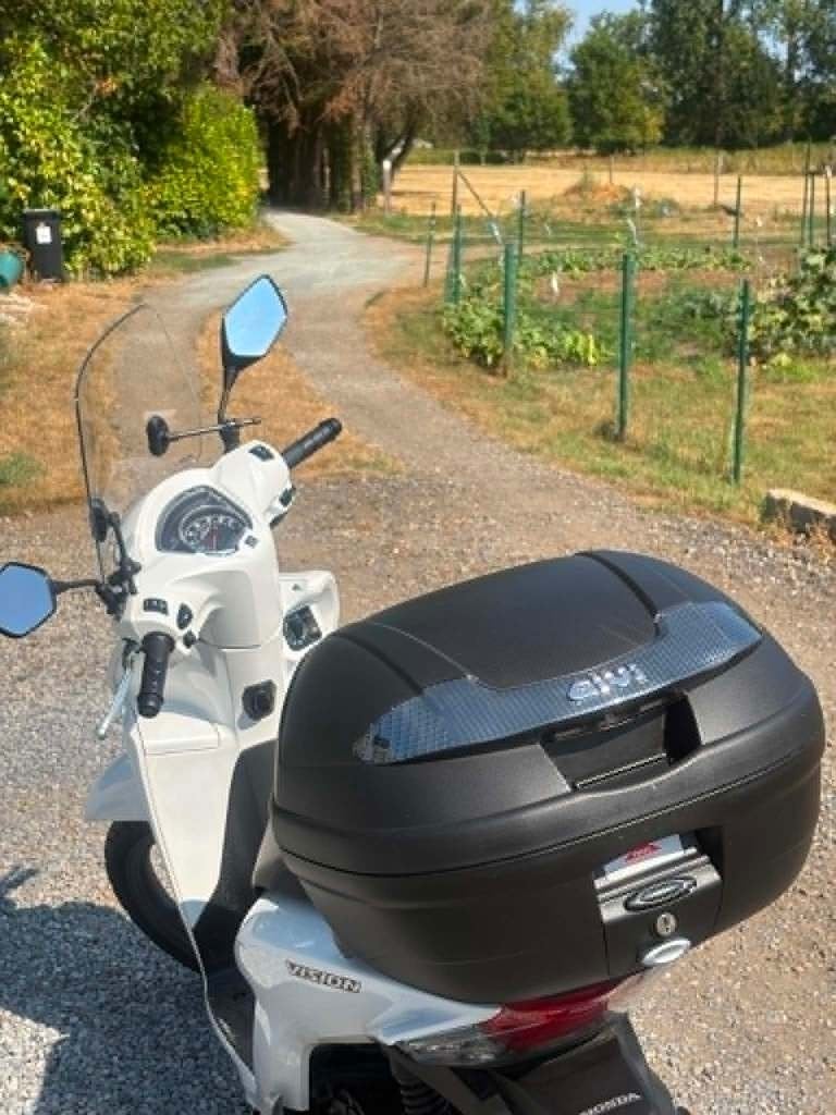 Honda Vision 110 cc als nieuw, Motoren, Motoren | Honda, Scooter, Gebruikt, Particulier, 11 kW of minder