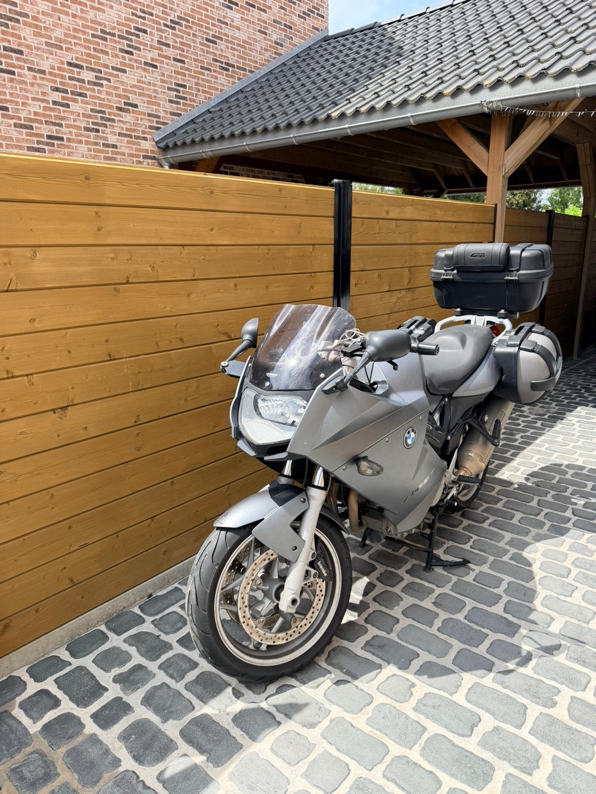 Bmw f800 st met givi koffer, Motos, Motos | BMW, Particulier, Tourisme, 2 cylindres, Permis Moto A, Occasion, Occasion, Enlèvement